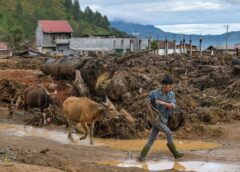 Warga Terkena Banjir Aceh Laksanakan Tradisi Meugang Menyambut Ramadan